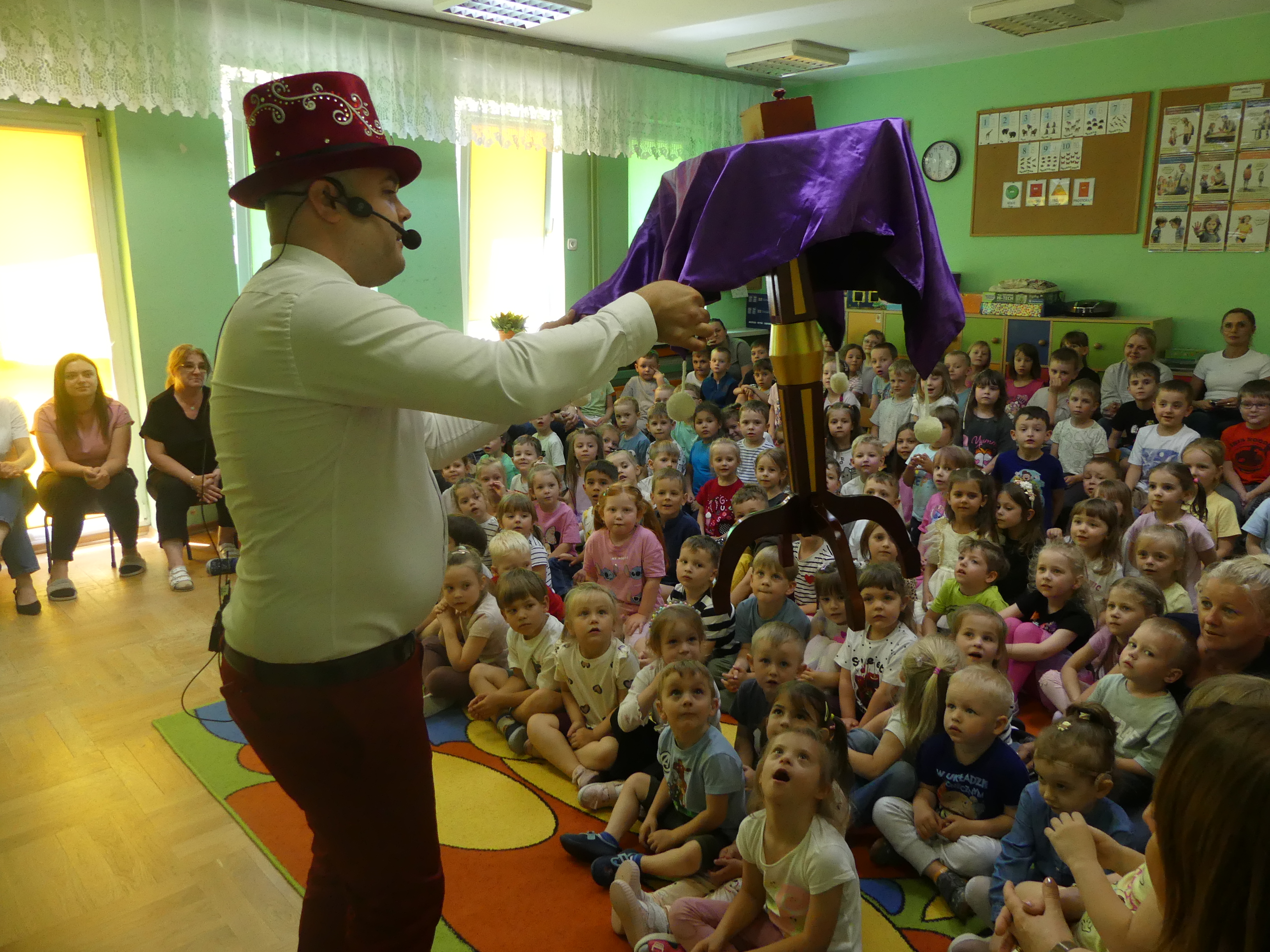 Wizyta magika w&nbsp;przedszkolu