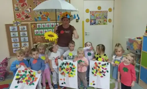 Jesienne zdjęcie dzieci z grupy Krasnoludki