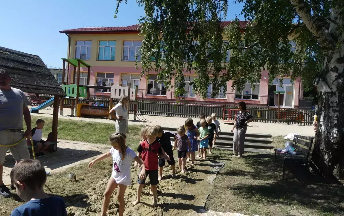 Zdjęcie do Dzień zabaw w kuchni błotnej