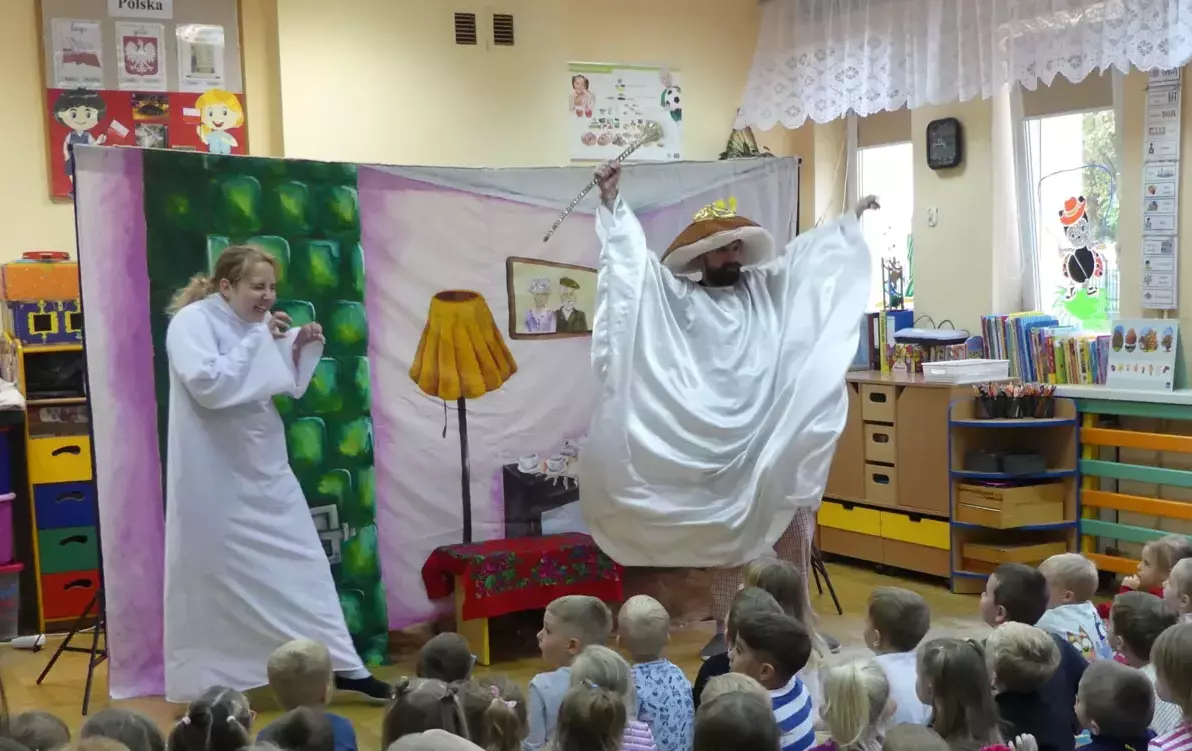 Zdjęcie do Teatrzyk w przedszkolu pt. "Brzechwoteka"