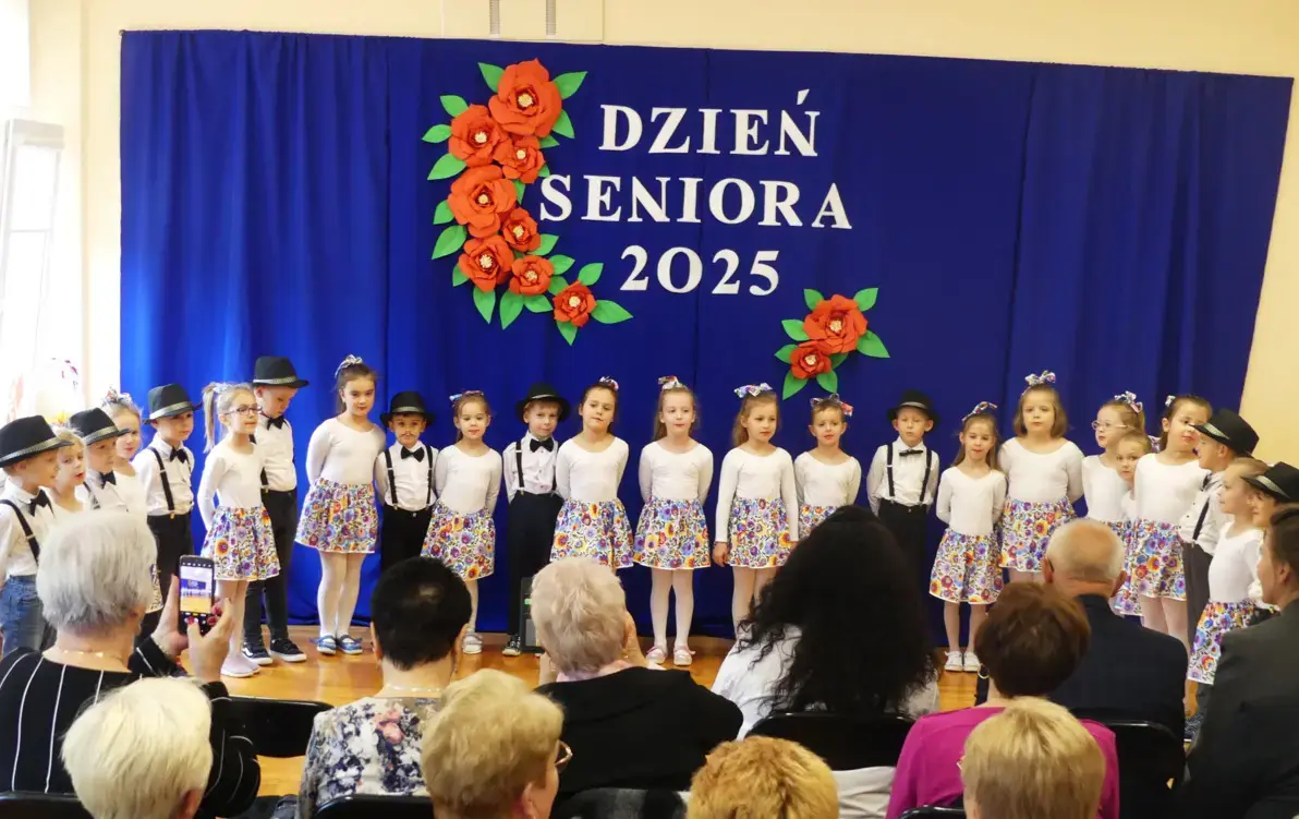Zdjęcie do Przedszkolaki uczciły Europejski Dzień Seniora.