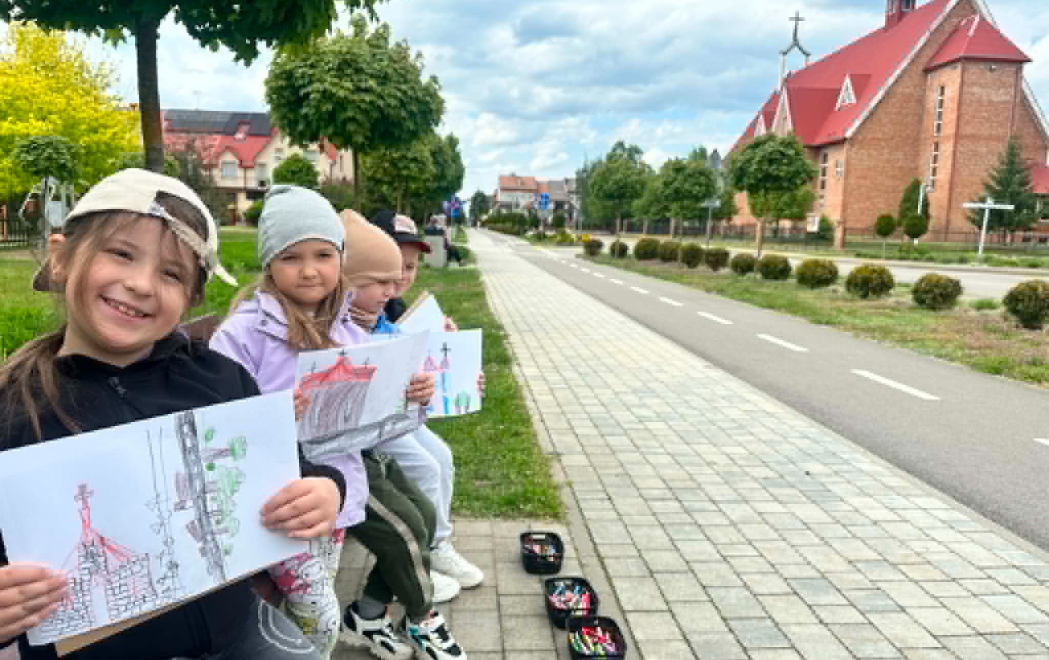 Zdjęcie do Fantastyczne majowe warsztaty i konkurs plastyczny w plenerze