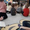 Czytanie dzieciom przez zaproszonych gości 