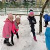 Wesołe zabawy na śniegu